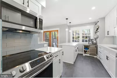 9118 Galbreth Court, Springfield, VA 22153 - Photo 9