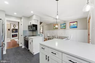 9118 Galbreth Ct, Springfield, VA 22153 - Photo 3