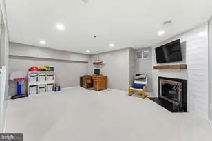 9118 Galbreth Ct, Springfield, VA 22153 - Photo 31