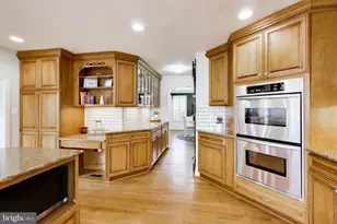 3137 Hunt Rd, Oakton, VA 22124 - Photo 17