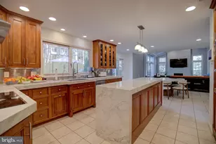 12628 Plow Ct, Fairfax, VA 22030 - Photo 13