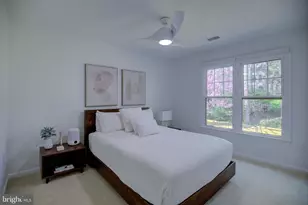 12628 Plow Ct, Fairfax, VA 22030 - Photo 37