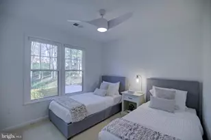 12628 Plow Ct, Fairfax, VA 22030 - Photo 33