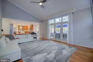 12628 Plow Ct, Fairfax, VA 22030 - Photo 17