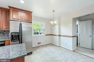 6526 Greenview Ln, Springfield, VA 22152 - Photo 23