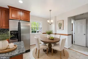 6526 Greenview Ln, Springfield, VA 22152 - Photo 9