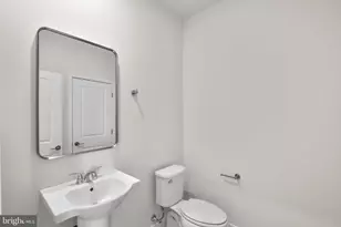 1 Aviation Pl, Herndon, VA 20171 - Photo 25