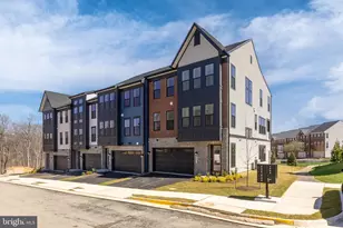 8454 Begonia Ln, Lorton, VA 22079 - Photo 3