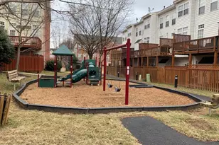 2849 Laura Gae Cir, Vienna, VA 22180 - Photo 11