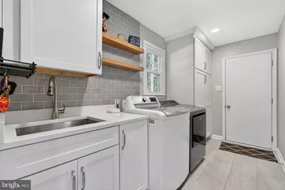 11922 Holly Spring Drive, Great Falls, VA 22066 - Photo 21