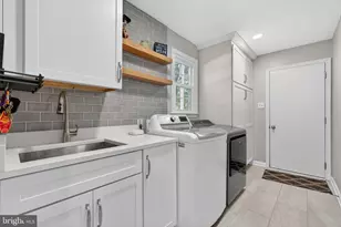 11922 Holly Spring Dr, Great Falls, VA 22066 - Photo 21