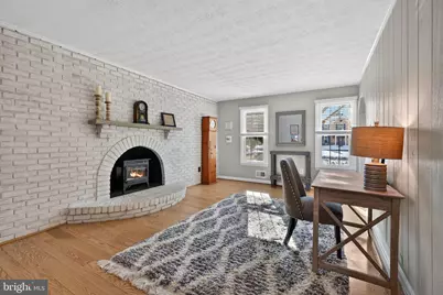 11922 Holly Spring Drive, Great Falls, VA 22066 - Photo 19