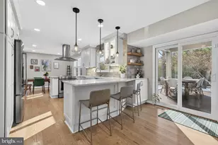 11922 Holly Spring Dr, Great Falls, VA 22066 - Photo 11