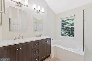 4112 Flower Box Ct, Fairfax, VA 22030 - Photo 27