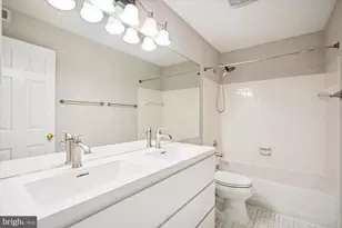 13205 Pleasant Glen Ct, Herndon, VA 20171 - Photo 35