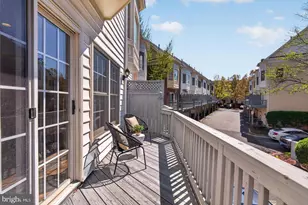 8842 Mansion View Ct, Vienna, VA 22182 - Photo 13