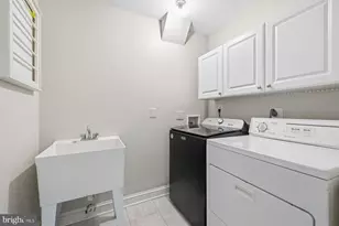 7961 Hidden Bridge Dr, Springfield, VA 22153 - Photo 35