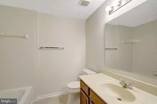 9227 Sheffield Hunt Ct, Lorton, VA 22079 - Photo 25