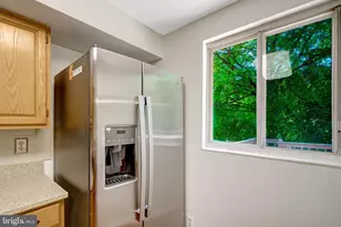 9227 Sheffield Hunt Ct, Lorton, VA 22079 - Photo 15