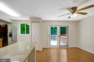 9227 Sheffield Hunt Ct, Lorton, VA 22079 - Photo 19