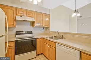 6915 Victoria Dr, Alexandria, VA 22310 - Photo 11