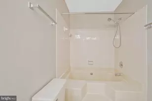 6915 Victoria Dr, Alexandria, VA 22310 - Photo 21