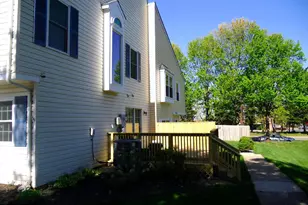 6104 Hoskins Hollow Cir, Centreville, VA 20121 - Photo 3