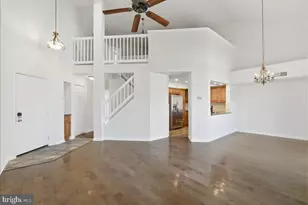 1304 Garden Wall Cir, Reston, VA 20194 - Photo 5