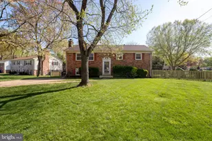 7800 Hayfield Rd, Alexandria, VA 22315 - Photo 3