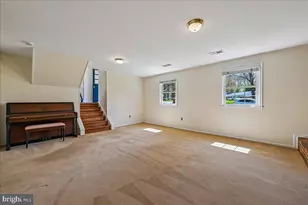 8722 Higdon Dr, Vienna, VA 22182 - Photo 17