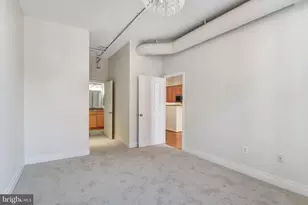 4490 Market Commons Dr, Fairfax, VA 22033 - Photo 17