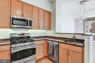 4490 Market Commons Dr, Fairfax, VA 22033 - Photo 13