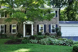 3810 Lynn Regis Ct, Fairfax, VA 22031 - Photo 5