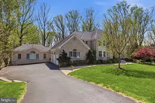 9703 Mill Race Estates Dr, Vienna, VA 22182 - Photo 3