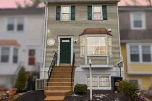 13707 Autumn Vale Ct, Chantilly, VA 20151 - Photo 1