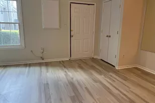 6015 Netherton St, Centreville, VA 20120 - Photo 3