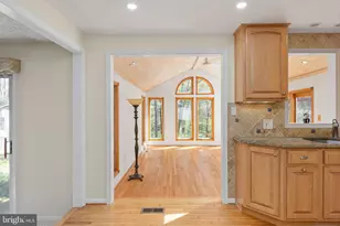 10802 Oldfield Dr, Reston, VA 20191 - Photo 19