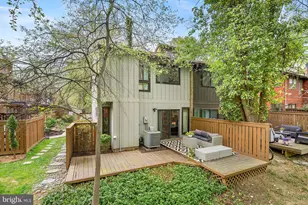 11907 Escalante Ct, Reston, VA 20191 - Photo 3