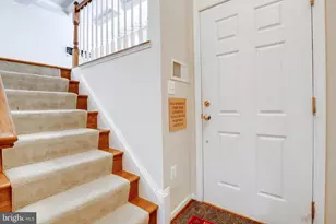 4527 English Holly Dr, Fairfax, VA 22030 - Photo 3