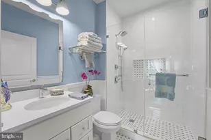 11431 Woolington Rd, Great Falls, VA 22066 - Photo 7