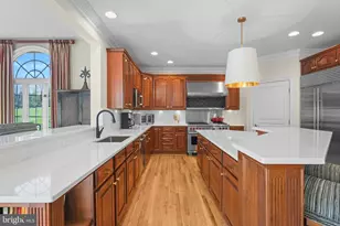 11431 Woolington Rd, Great Falls, VA 22066 - Photo 13