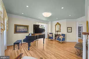 11431 Woolington Rd, Great Falls, VA 22066 - Photo 9