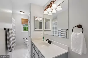 13907 Quietway Ct, Chantilly, VA 20151 - Photo 39