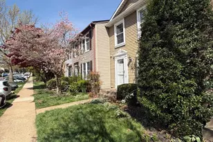 7921 Tyson Oaks Cir, Vienna, VA 22182 - Photo 3