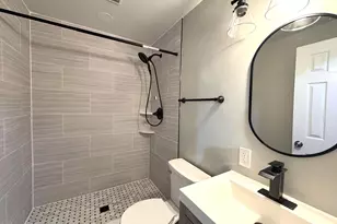 10542 Reed's Landing Cir, Burke, VA 22015 - Photo 9