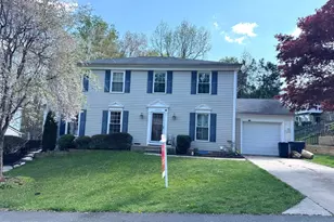 10542 Reed's Landing Cir, Burke, VA 22015 - Photo 1