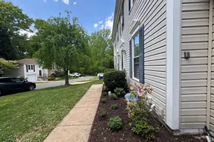 10542 Reed's Landing Cir, Burke, VA 22015 - Photo 3