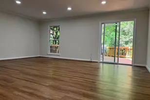 10542 Reed's Landing Cir, Burke, VA 22015 - Photo 11