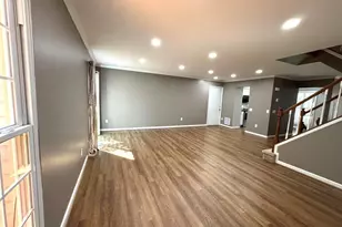 10542 Reed's Landing Cir, Burke, VA 22015 - Photo 25