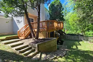 10542 Reed's Landing Cir, Burke, VA 22015 - Photo 23